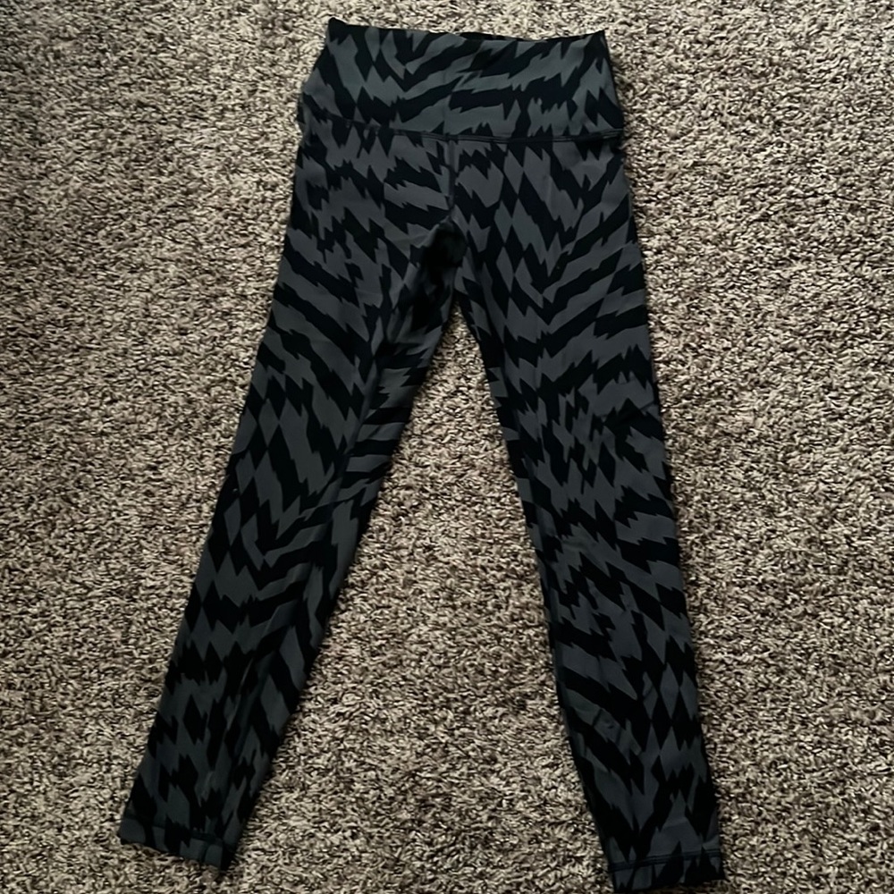 Lululemon Wunder Train High-Rise Tight 25”